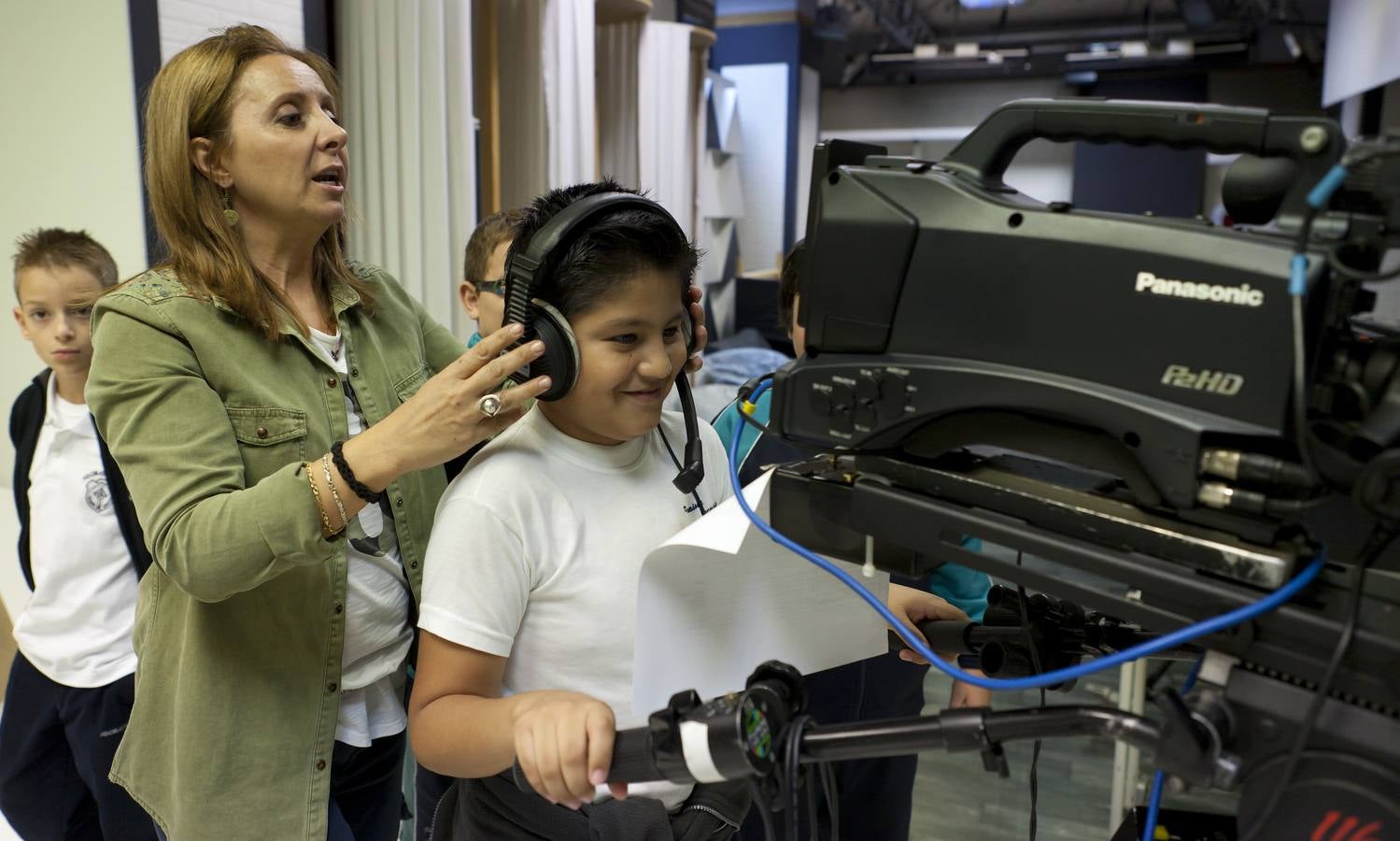 Los alumnos de 5º B del Colegio Adoratrices de Logroño visitan la multimedia de Diario LA RIOJA