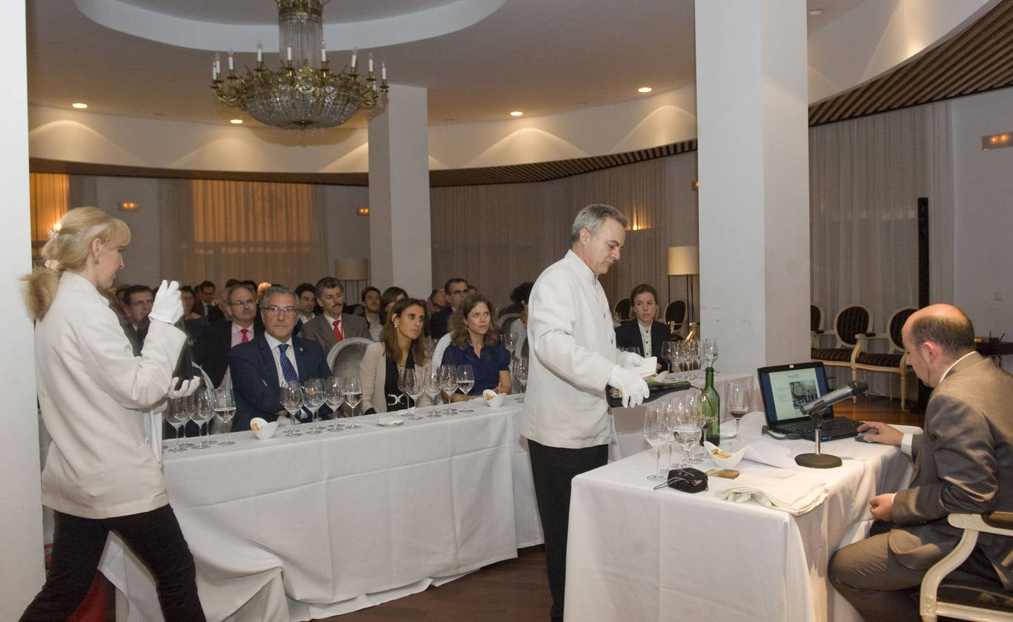 Futuro en Español: Cata con Carlos Echapresto