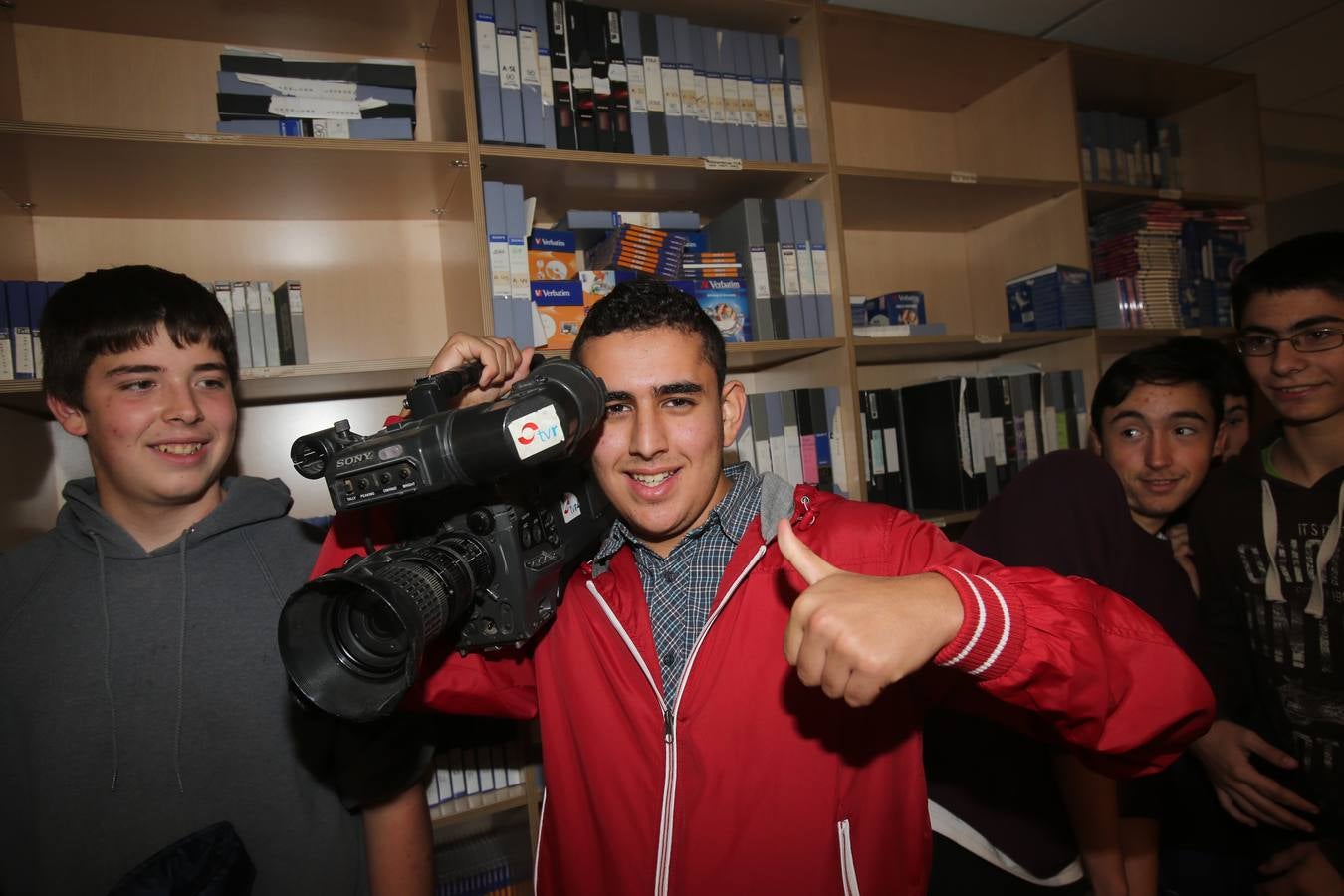 Alumnos del IES Tomás y Valiente de Fuenmayor visitan la Multimedia La Rioja