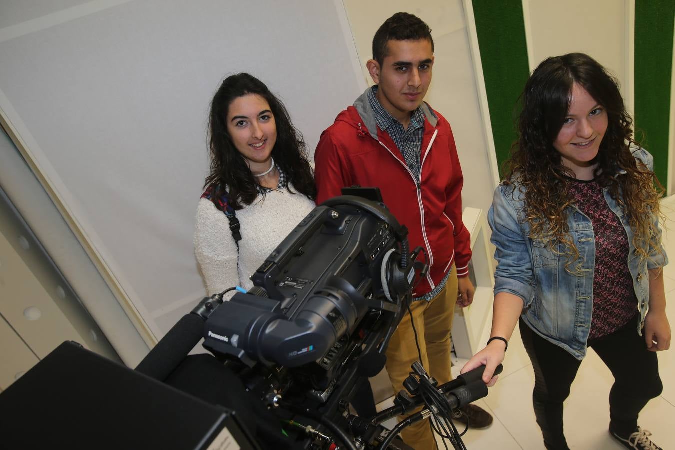 Alumnos del IES Tomás y Valiente de Fuenmayor visitan la Multimedia La Rioja