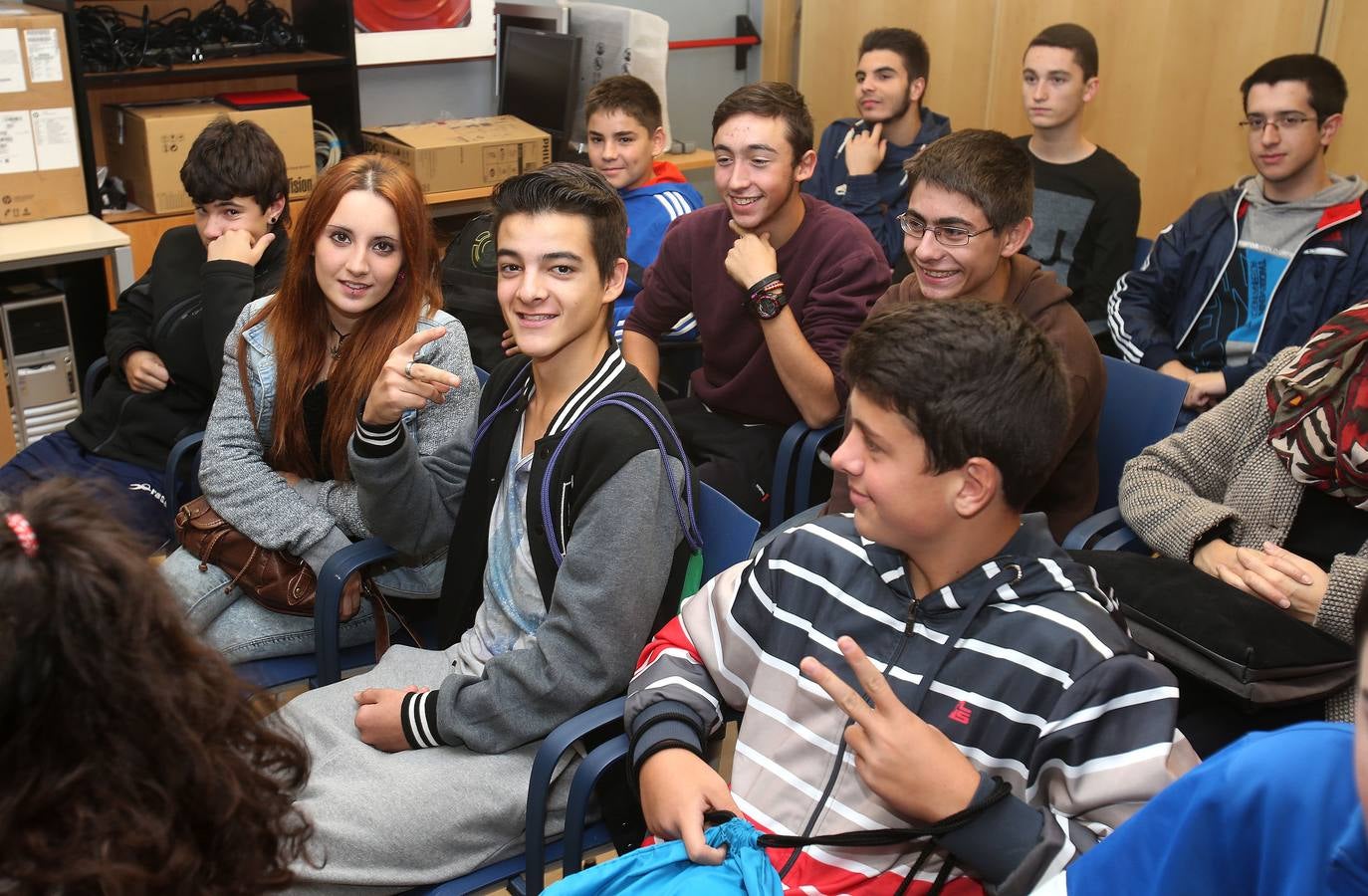 Alumnos del IES Tomás y Valiente de Fuenmayor visitan la Multimedia La Rioja