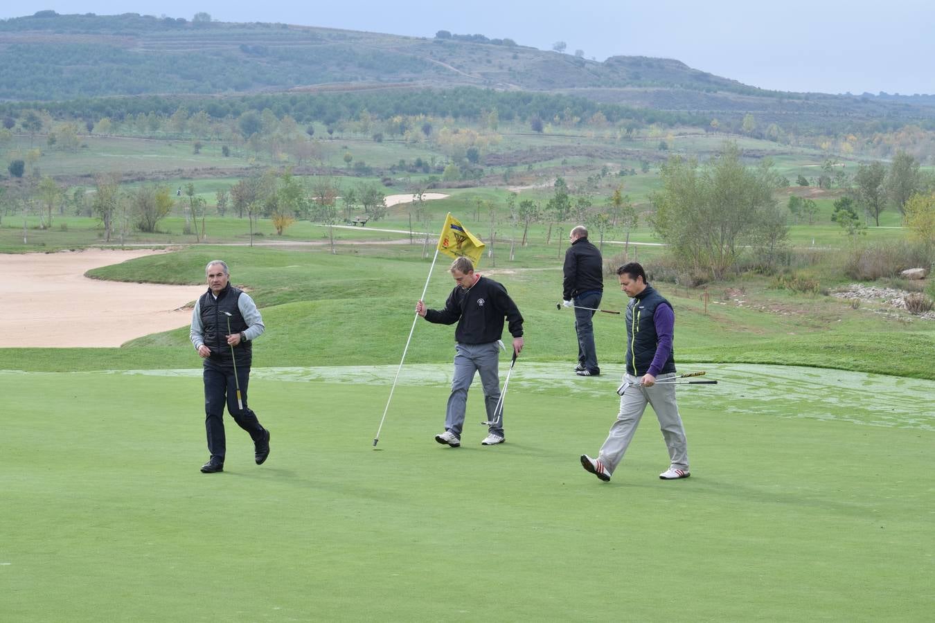 Jugadores en la final de la Liga de Golf y Vino