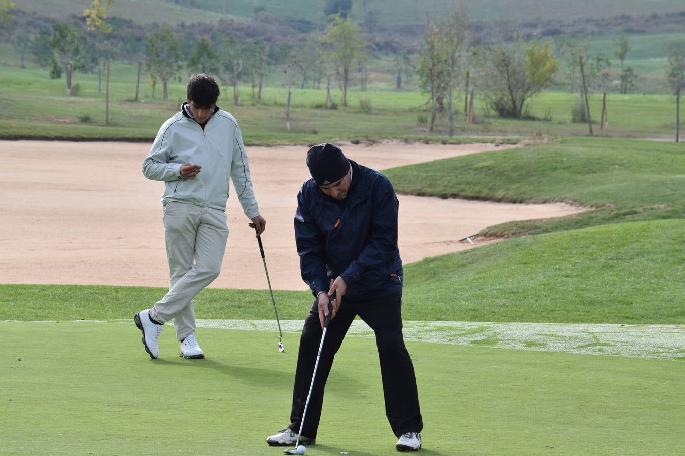 Jugadores en la final de la Liga de Golf y Vino