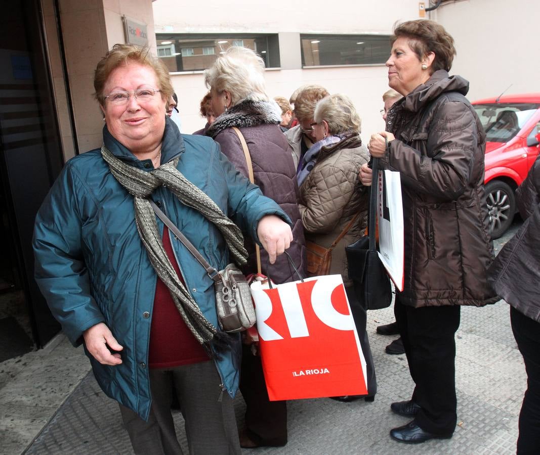 Visita a la multimedia de Diario LA RIOJA de un grupo del taller Vida Sana del Ayuntamiento de Logroño