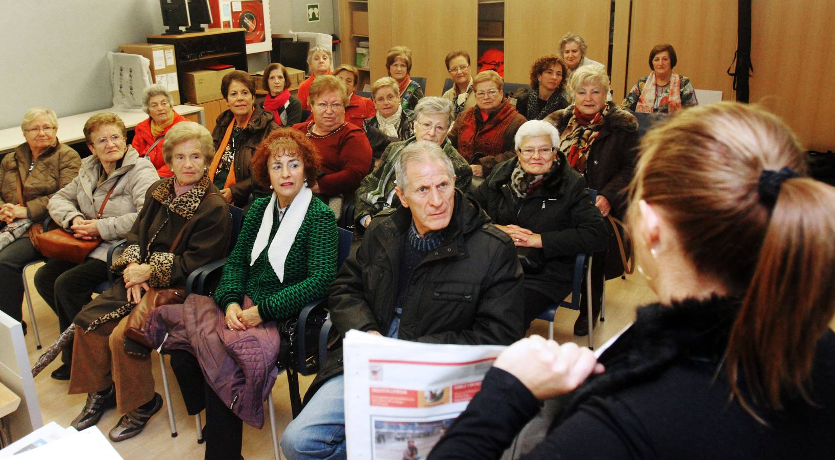 Visita a la multimedia de Diario LA RIOJA de un grupo del taller Vida Sana del Ayuntamiento de Logroño