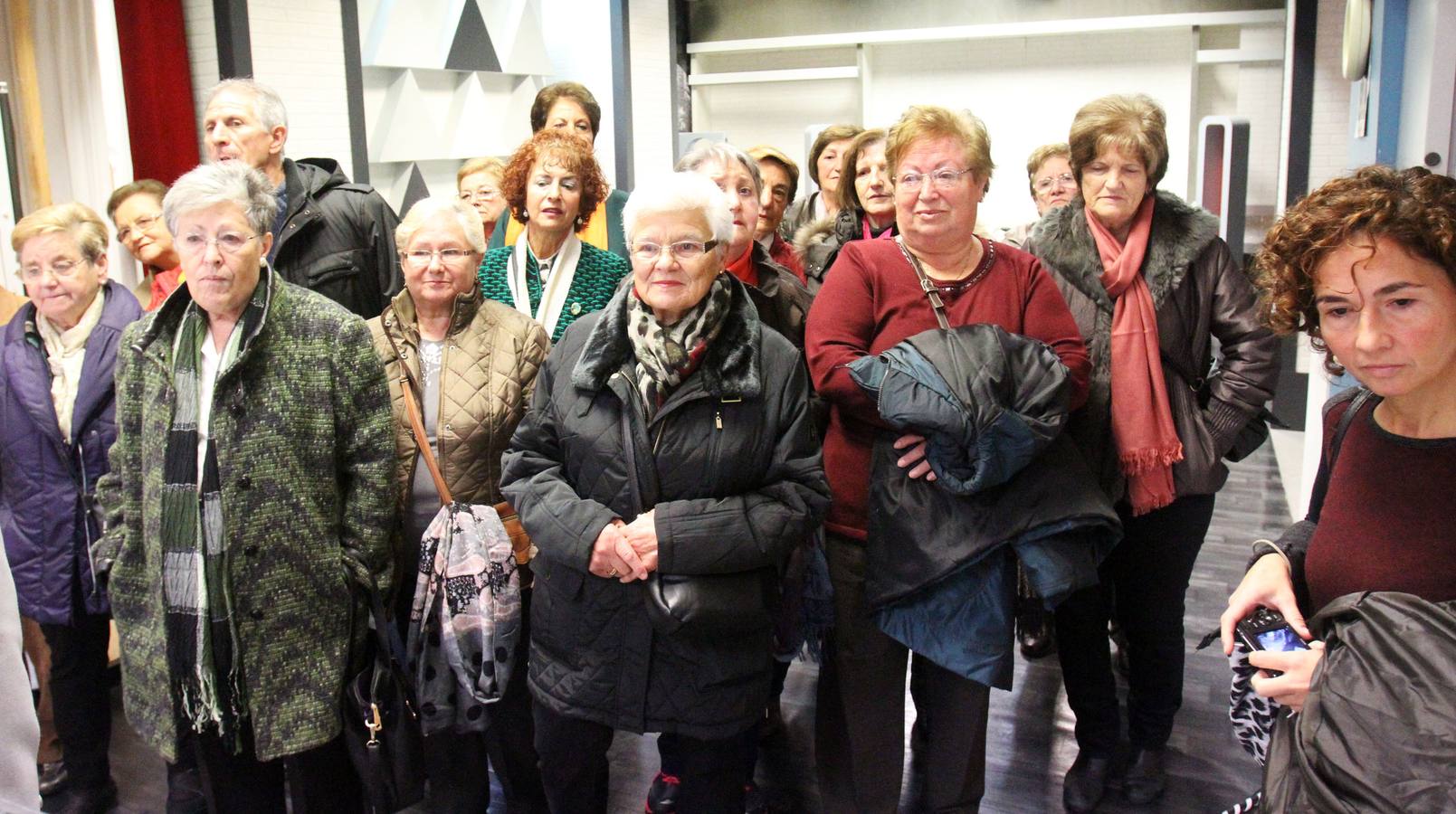 Visita a la multimedia de Diario LA RIOJA de un grupo del taller Vida Sana del Ayuntamiento de Logroño