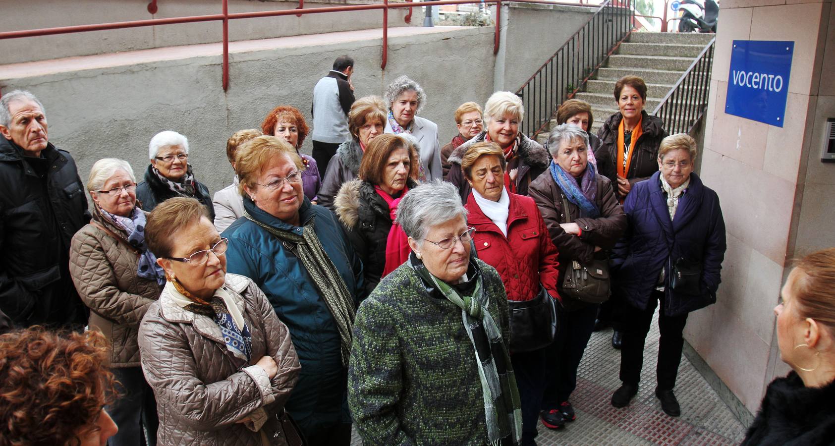 Visita a la multimedia de Diario LA RIOJA de un grupo del taller Vida Sana del Ayuntamiento de Logroño
