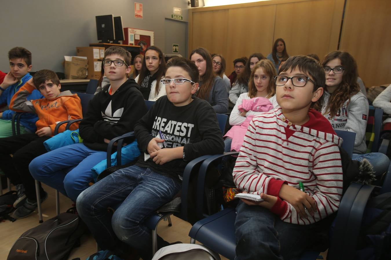 Alumnos de 1º y 2º,de la ESO, grupo B, del IES Virgen de Vico de Arnedo visitan la multimedia de Diario LA RIOJA