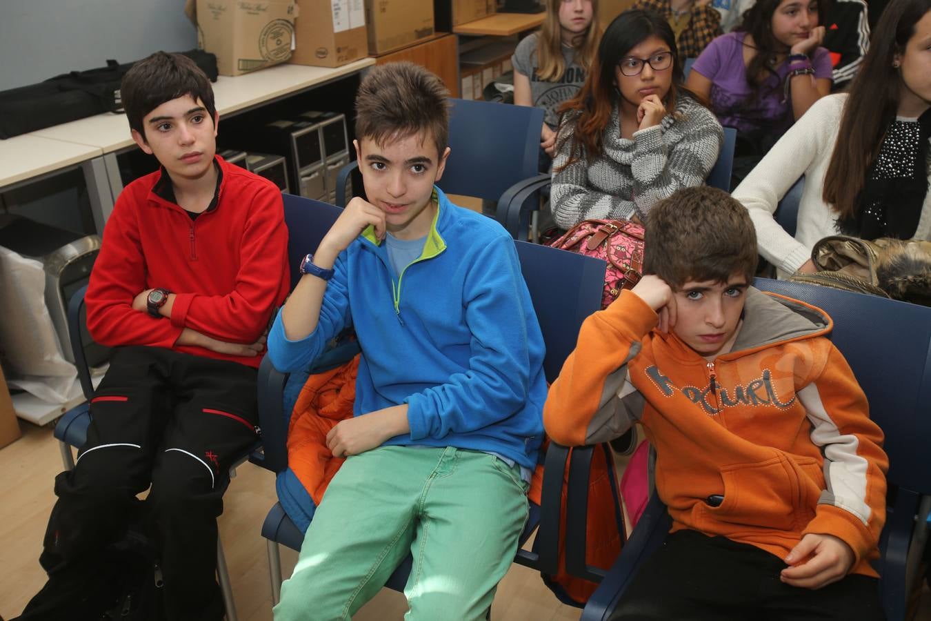 Alumnos de 1º y 2º,de la ESO, grupo B, del IES Virgen de Vico de Arnedo visitan la multimedia de Diario LA RIOJA