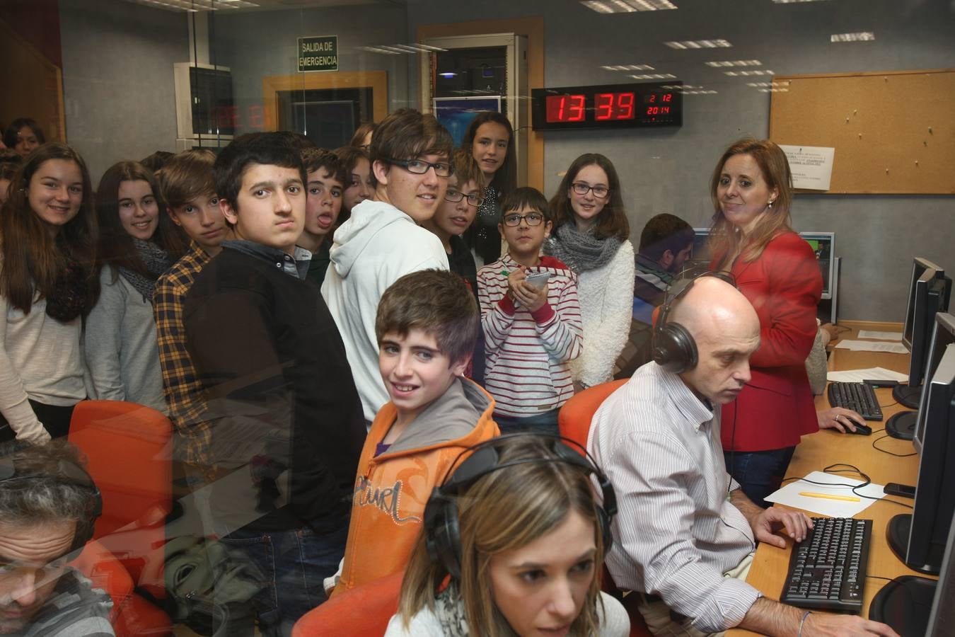 Alumnos de 1º y 2º,de la ESO, grupo B, del IES Virgen de Vico de Arnedo visitan la multimedia de Diario LA RIOJA