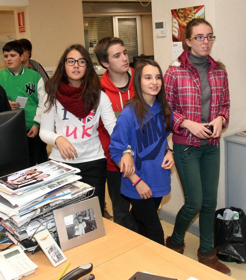 Alumnos de 1º y 2º,de la ESO, grupo A, del IES Virgen de Vico de Arnedo visitan la multimedia de Diario LA RIOJA