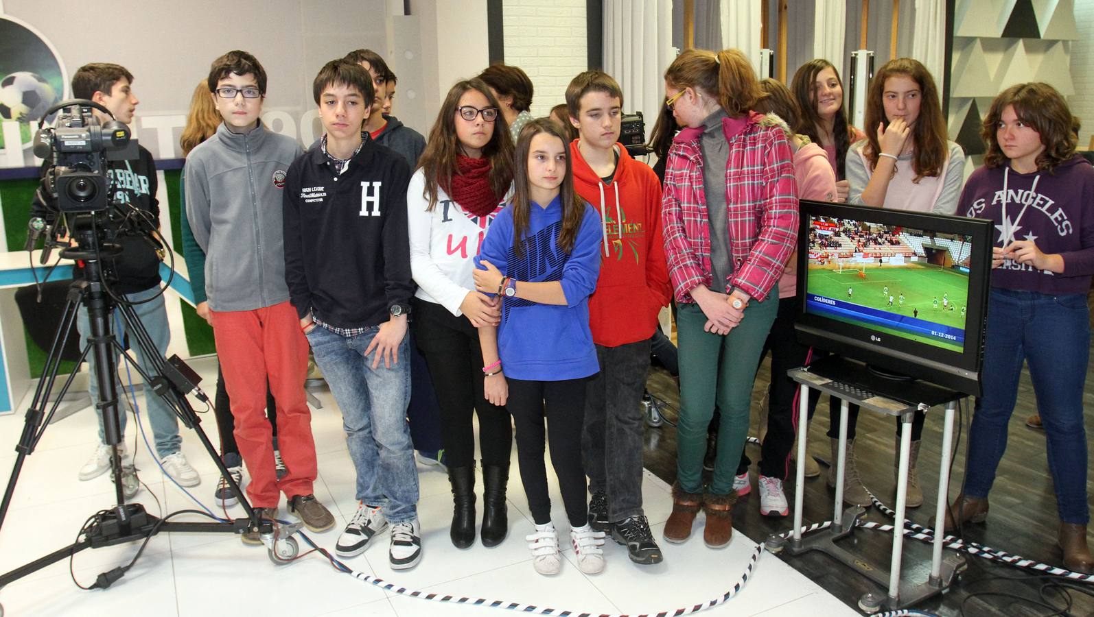 Alumnos de 1º y 2º,de la ESO, grupo A, del IES Virgen de Vico de Arnedo visitan la multimedia de Diario LA RIOJA