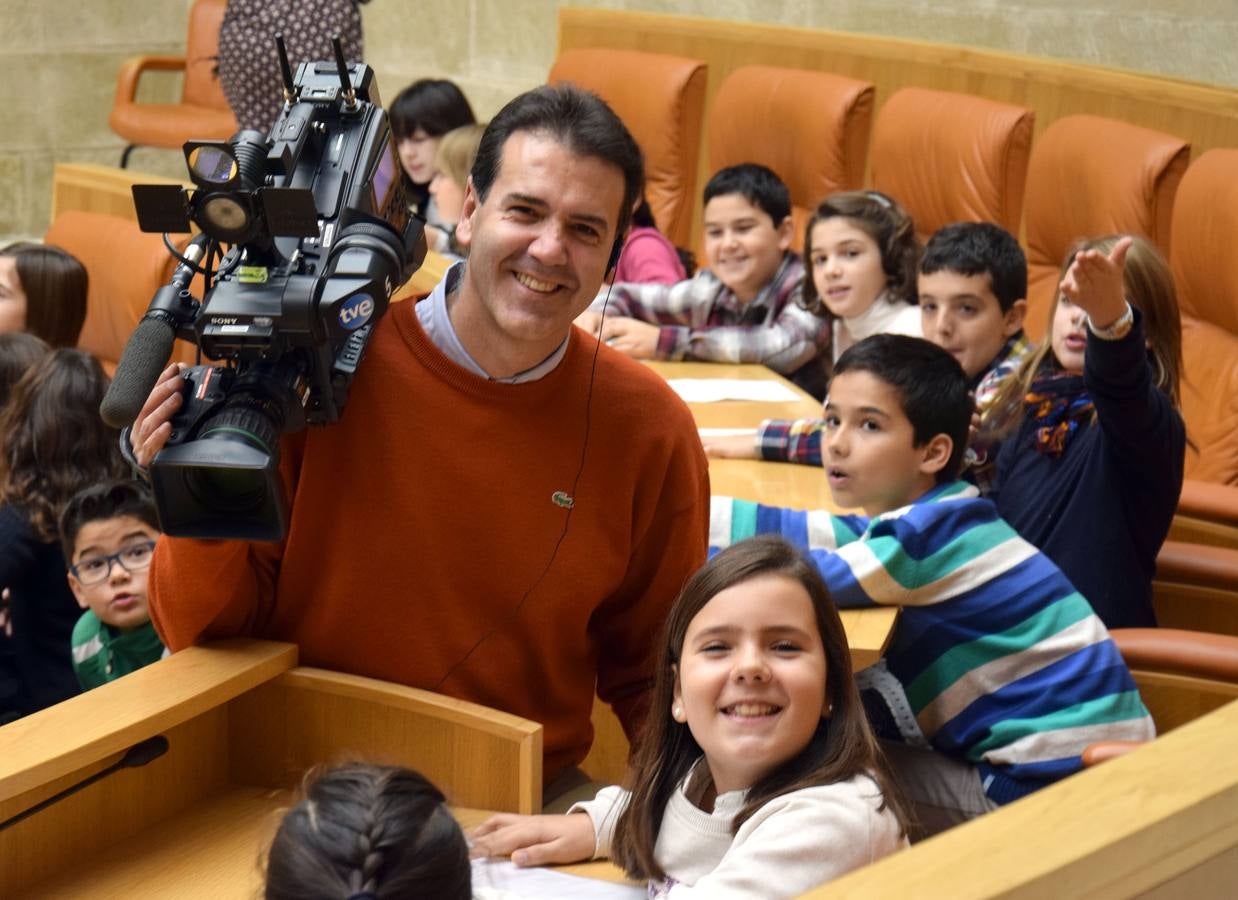 El Parlamento riojano acoge la lectura de la Constitución