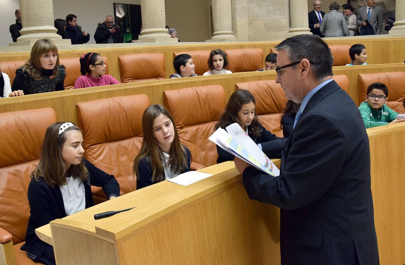 El Parlamento riojano acoge la lectura de la Constitución