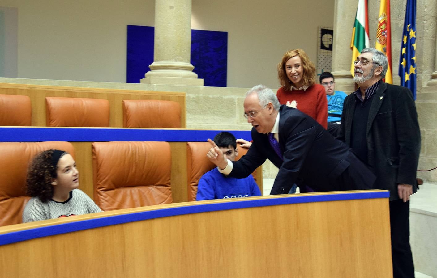 El Parlamento riojano acoge la lectura de la Constitución