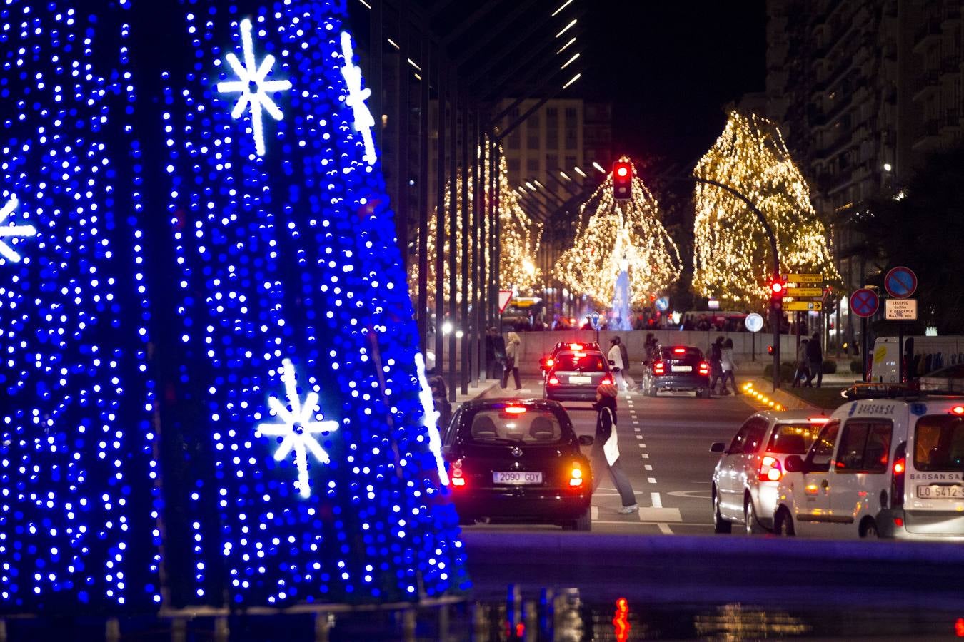 Logroño enciende su iluminación navideña