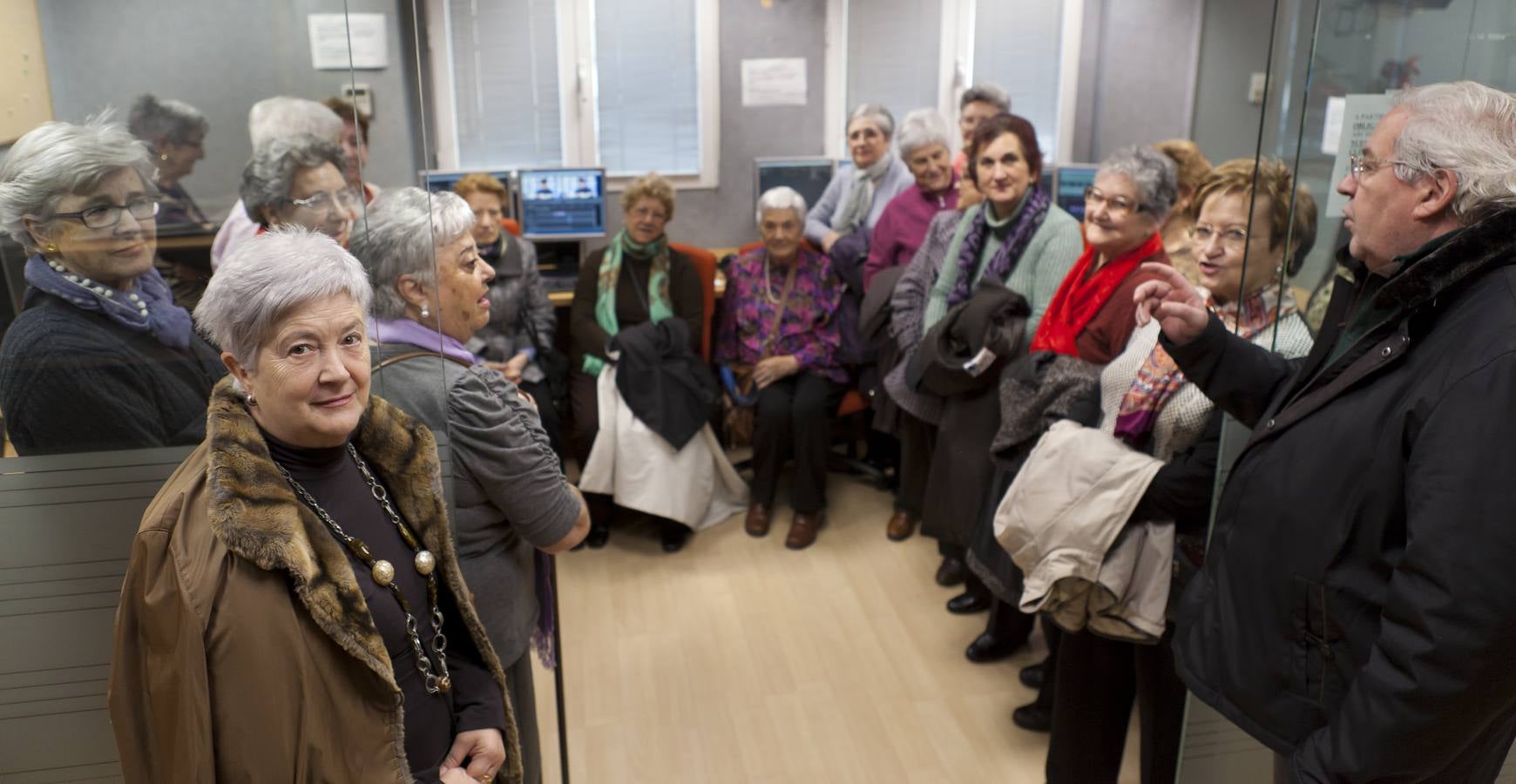 Alumnas del Programa Vida Sana del Ayuntamiento de Logroño visita la multimedia de Diario LA RIOJA