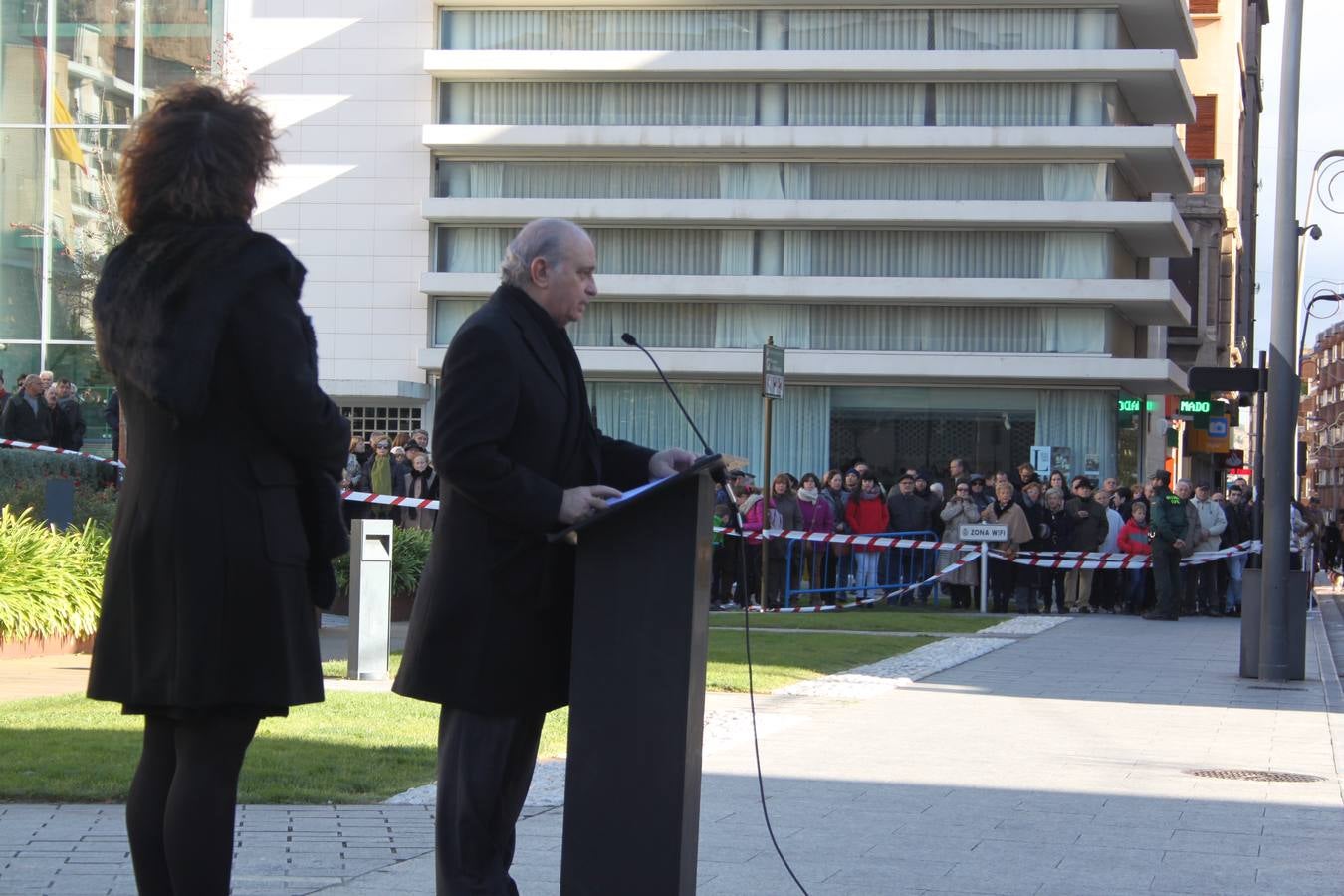 Homenaje a la bandera en Arnedo