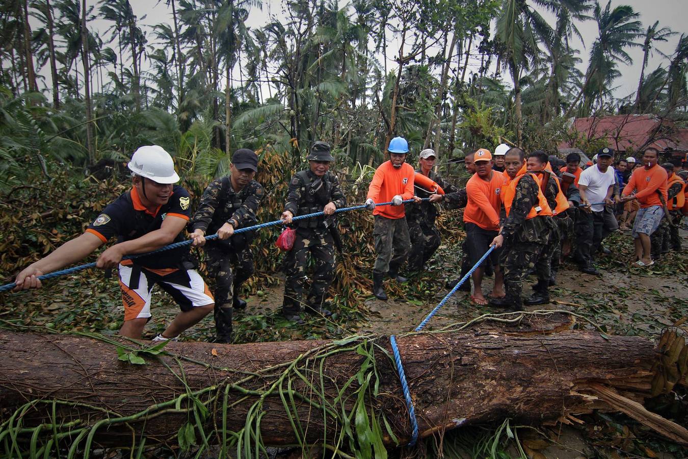 El paso de Hagupit, en imágenes