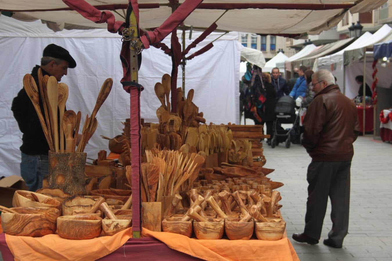 Mercado navideño por Santa Lucía en Arnedo