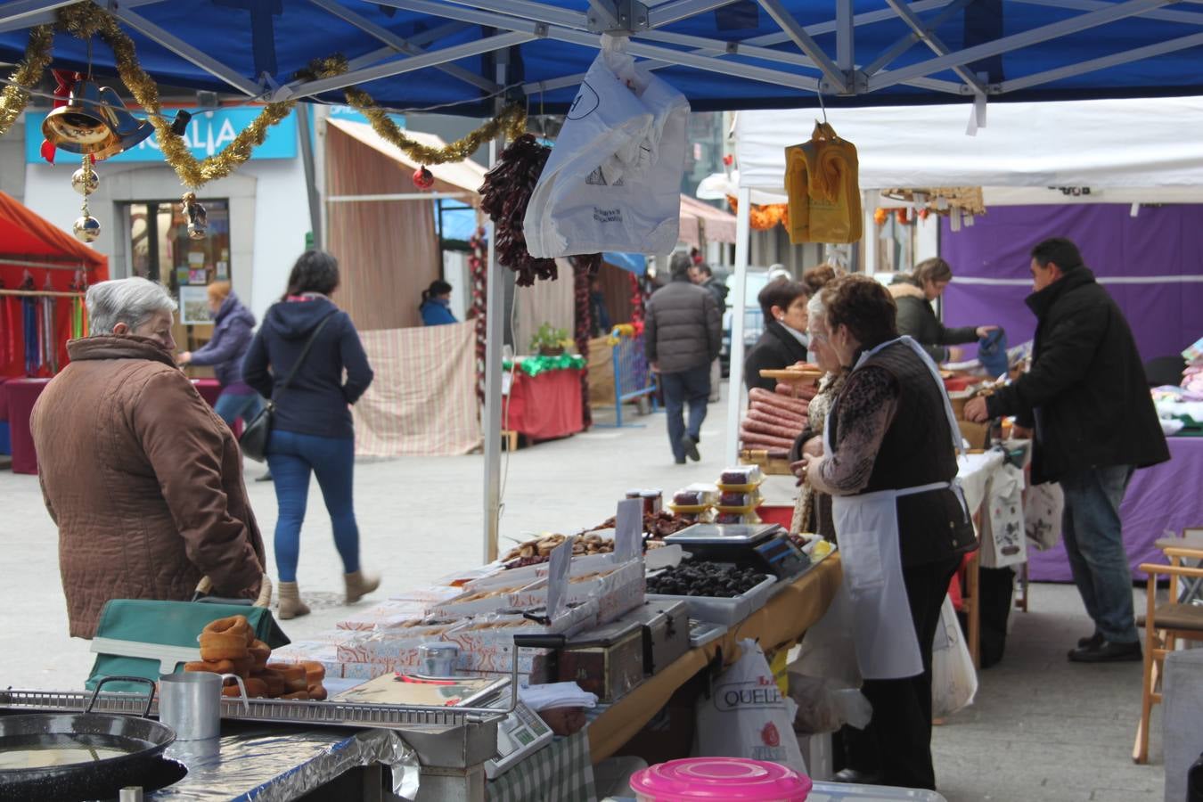 Mercado navideño por Santa Lucía en Arnedo