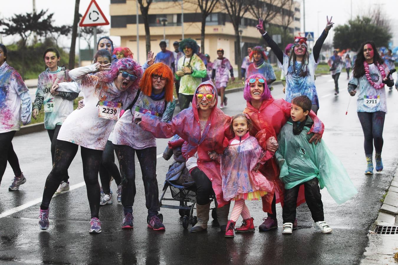 Logroño se llena de color con la Holi Run (I)