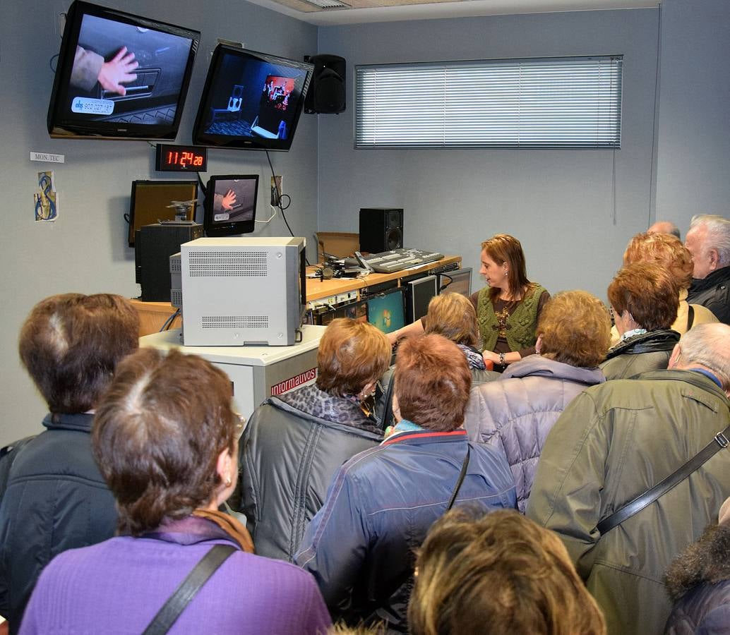 Alumnos del programa Vida Sana del Ayuntamiento de Logroño visitan la multimedia La Rioja