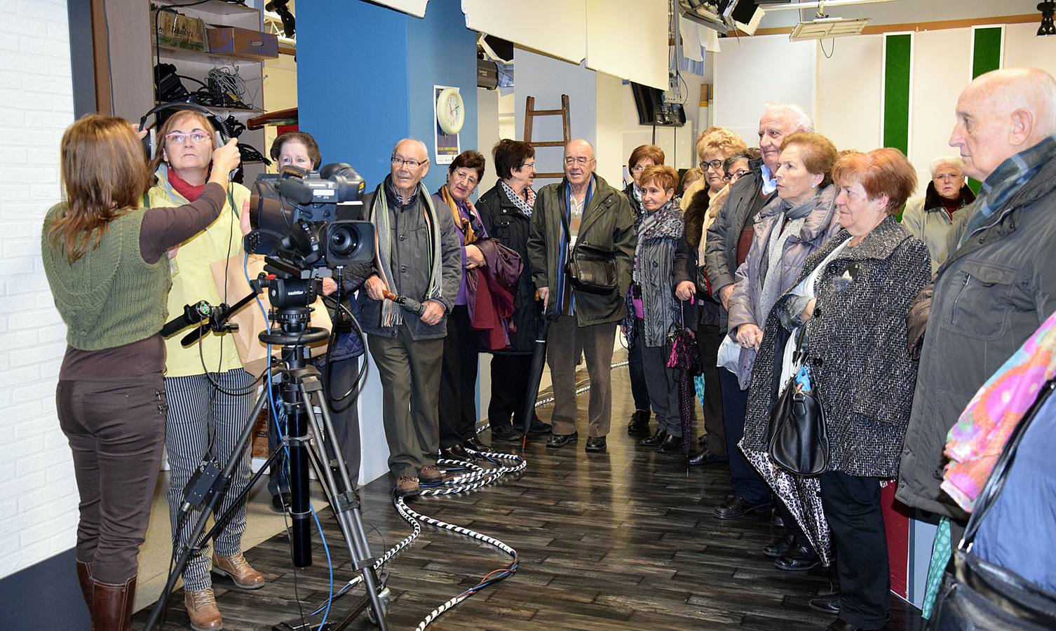 Alumnos del programa Vida Sana del Ayuntamiento de Logroño visitan la multimedia La Rioja