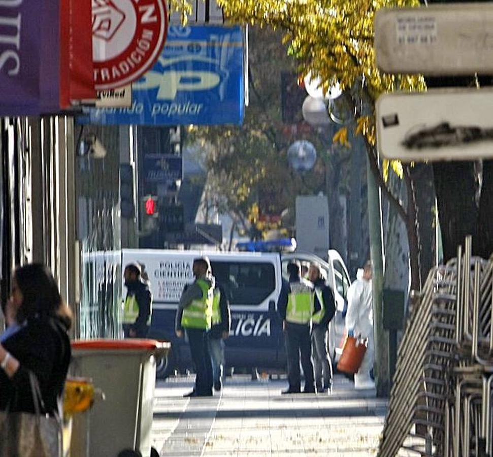 La circulación en la calle Génova ha estado cortada durante varias horas.