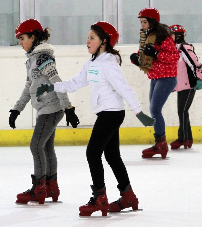 La pista de hielo se llena por Navidad