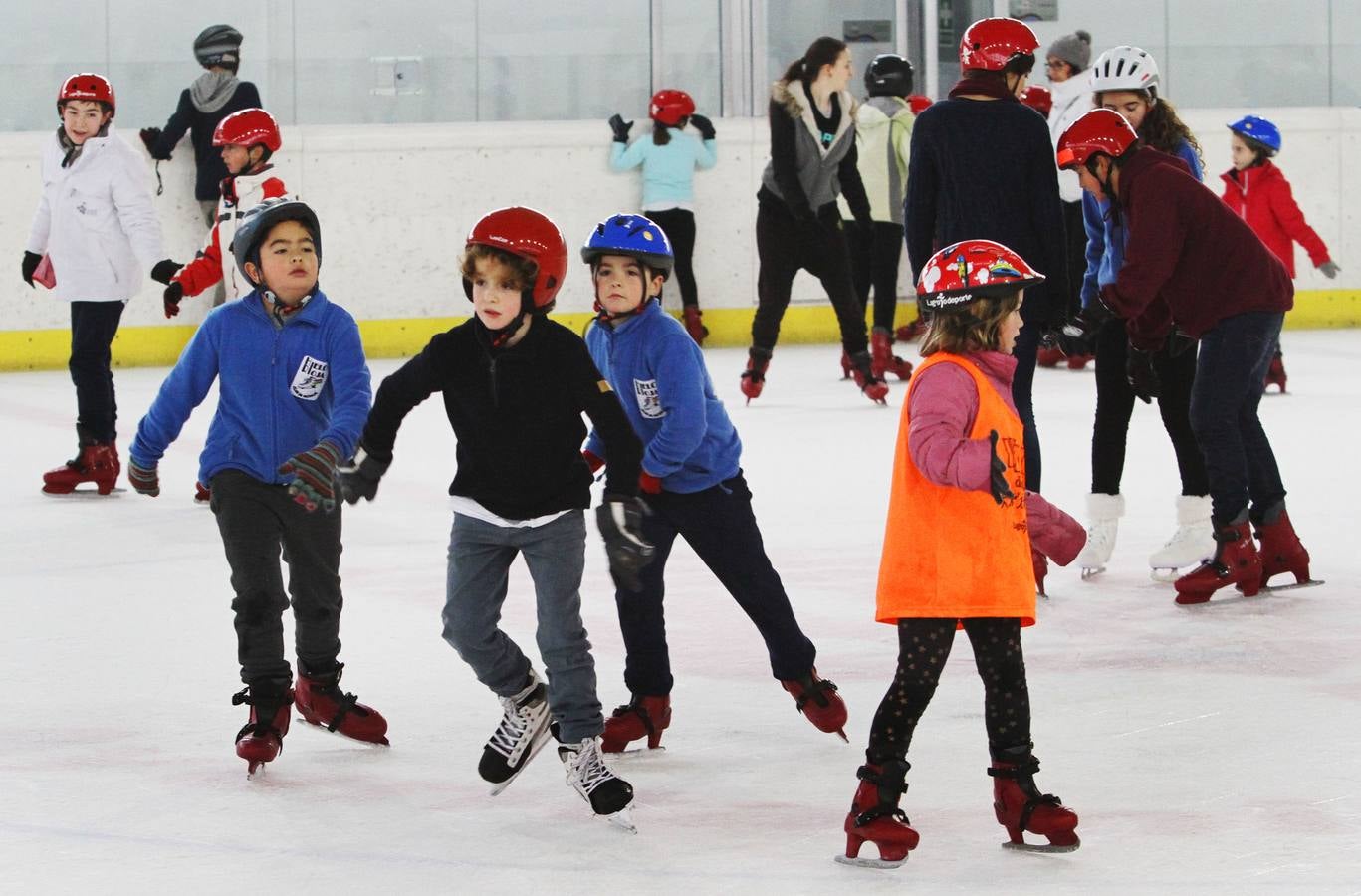 La pista de hielo se llena por Navidad