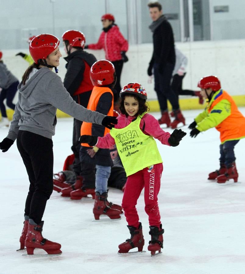 La pista de hielo se llena por Navidad