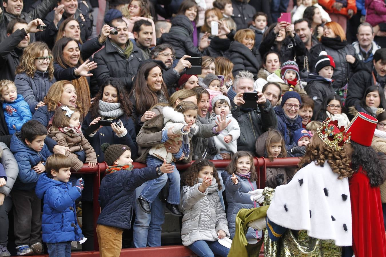 Los Reyes Magos llegan a Las Gaunas (I)