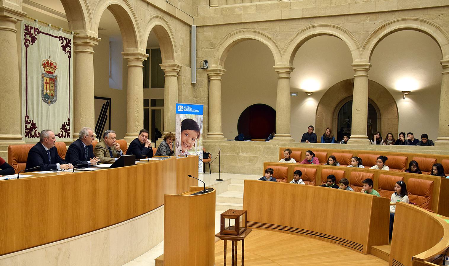 Aldeas Infantiles lleva a los escolares al Parlamento