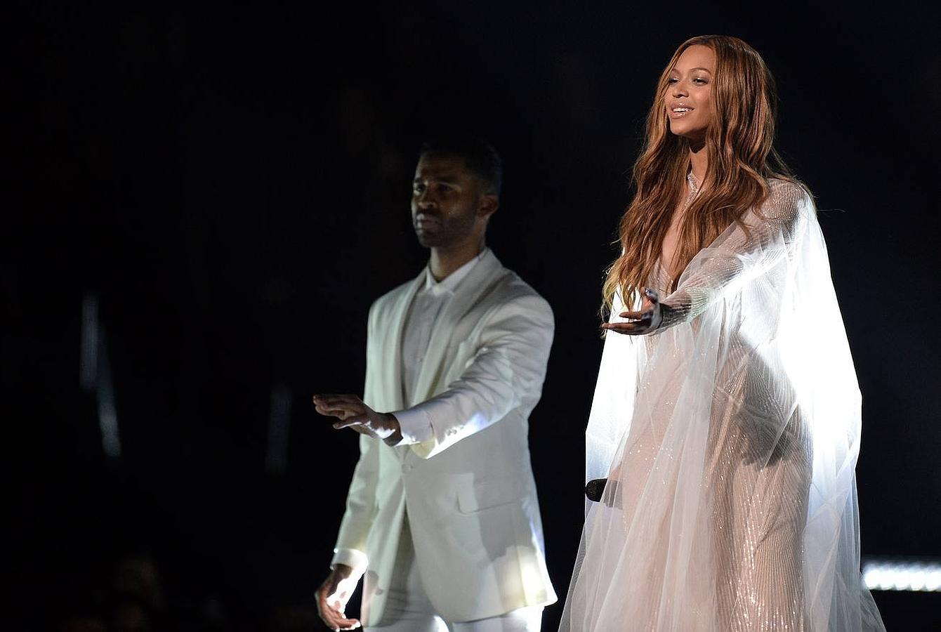 Beyonce puso ritmo. La cantante asdemás de ganar tres premio quiso actuar.