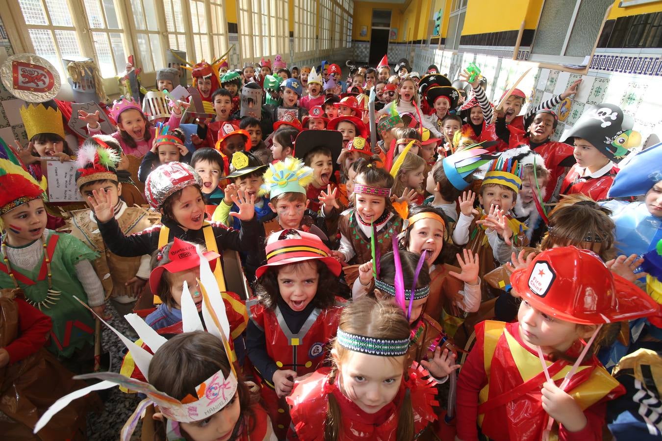 Los niños de Escolapios se difrazan por Carnaval