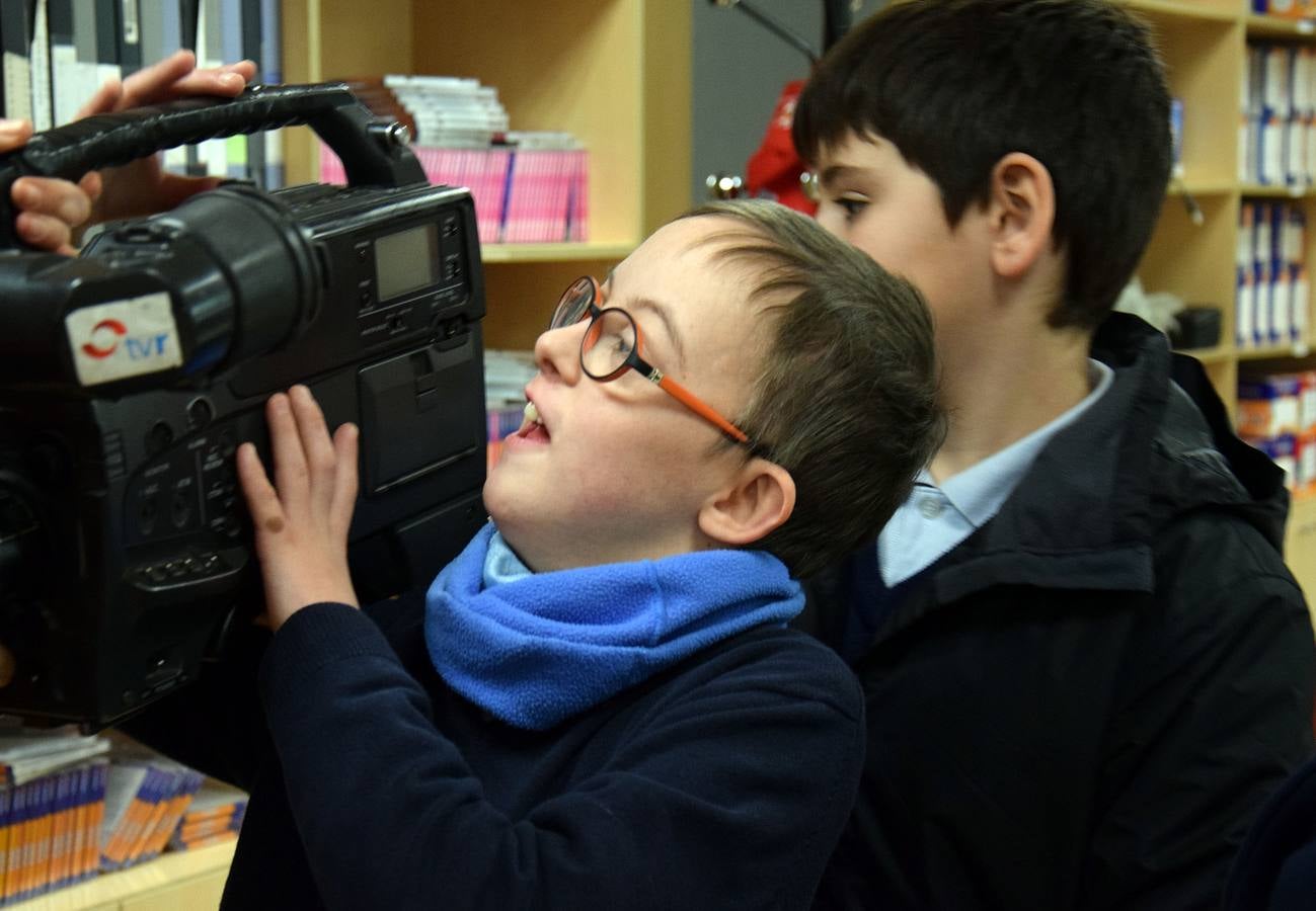 Visita de los alumnos del colegio Paula Montal