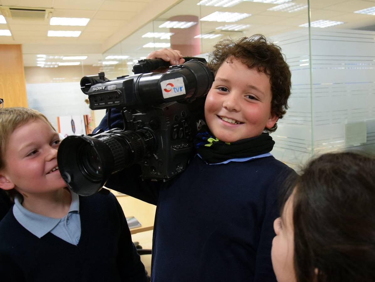 Visita de los alumnos del colegio Paula Montal