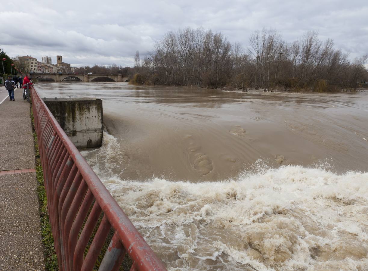 El Ebro amenaza Logroño