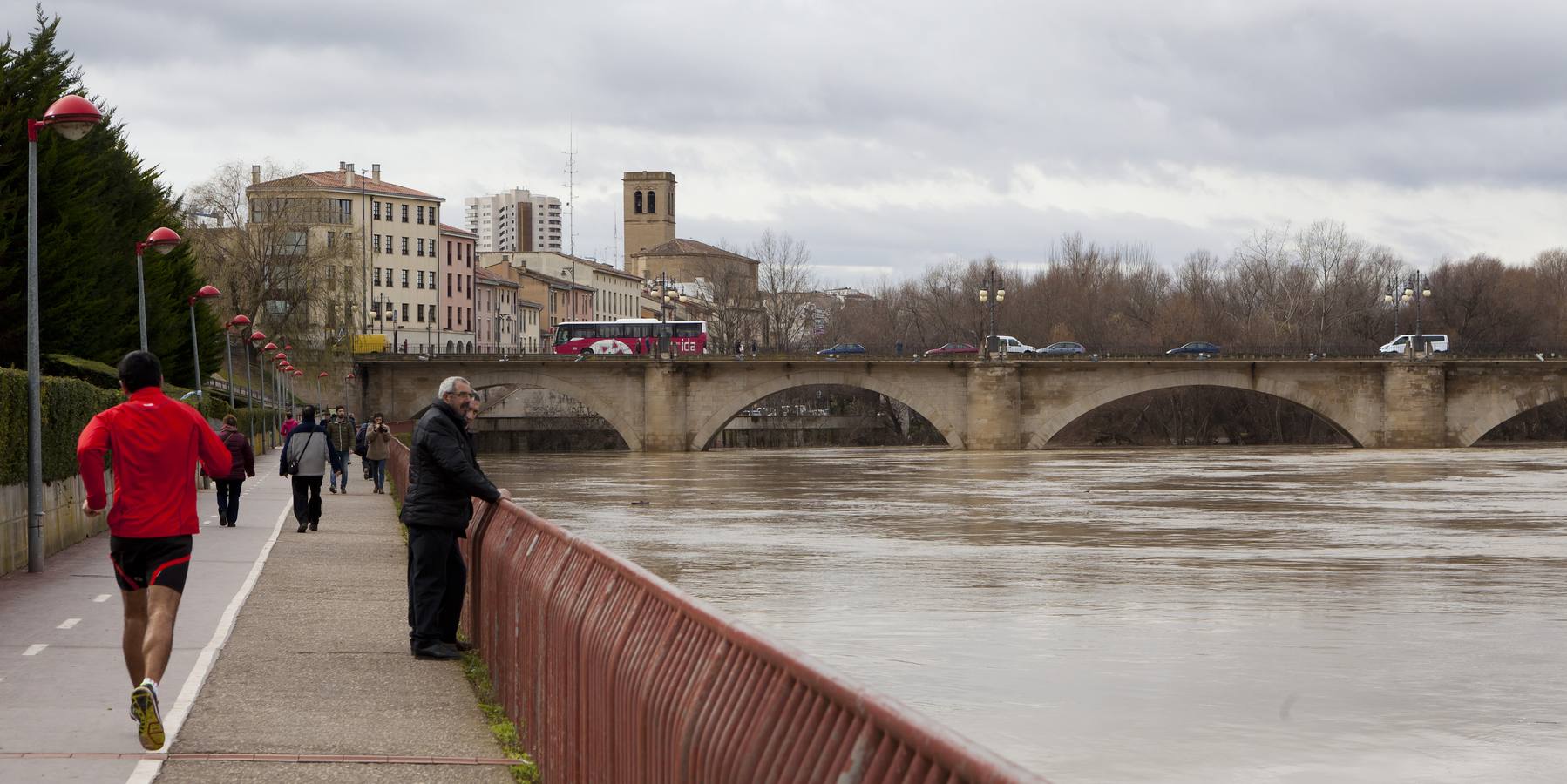 El Ebro amenaza Logroño