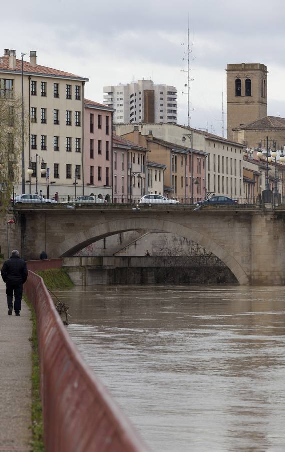 El Ebro amenaza Logroño