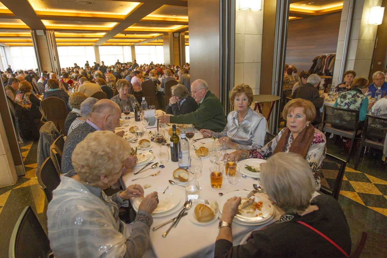 Jornada de mayores con comida en Delicatto (I)