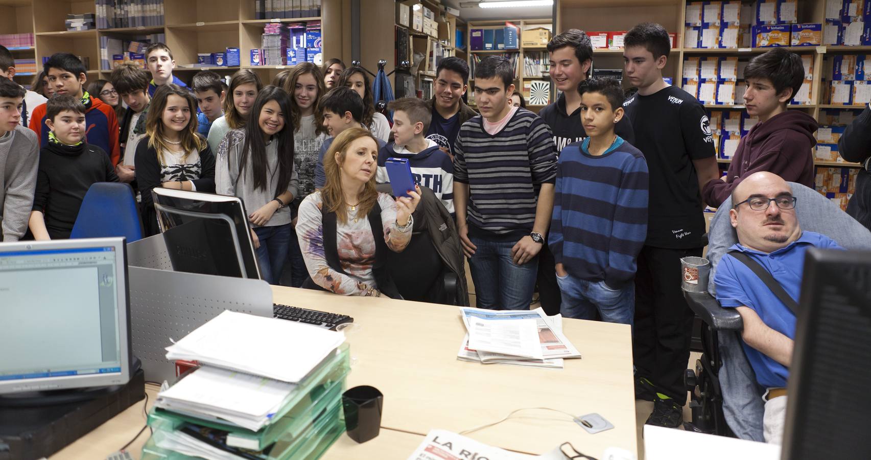 Los alumnos de 2º C y E de la ESO del Ies Escultor Daniel visitan la multimedia de Diario LA RIOJA