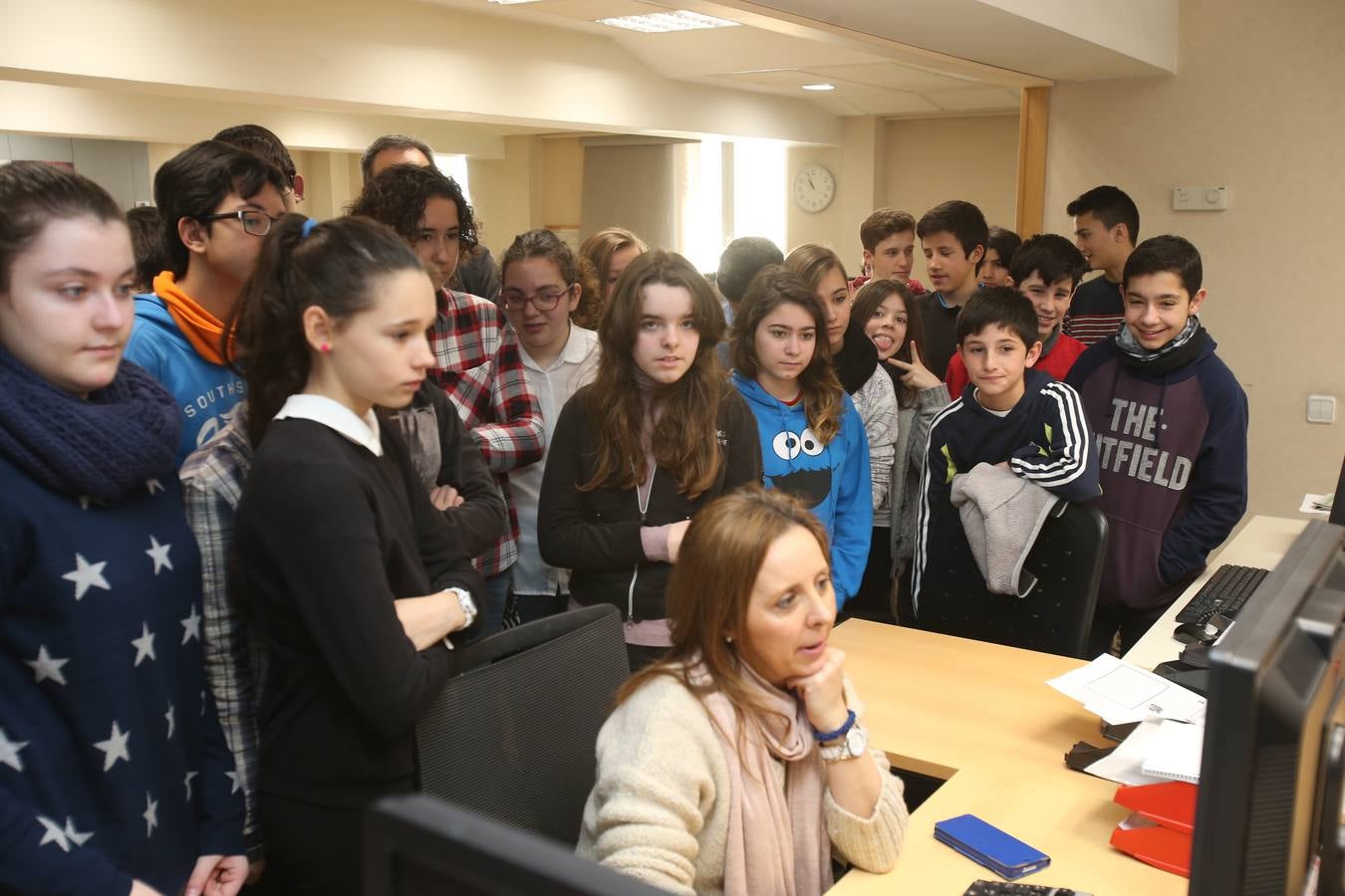 Visita de alumnos del Escultor Daniel