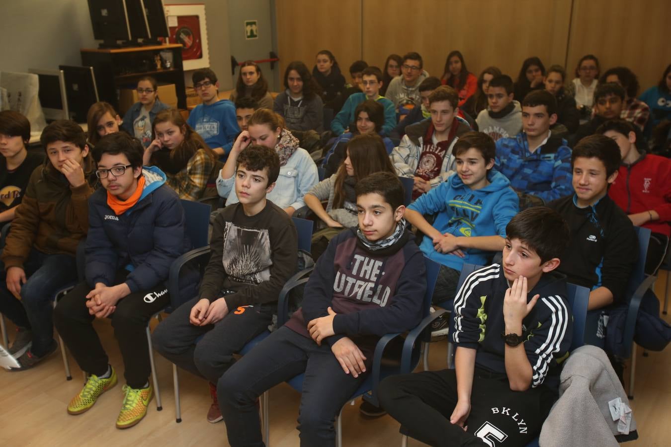 Visita de alumnos del Escultor Daniel