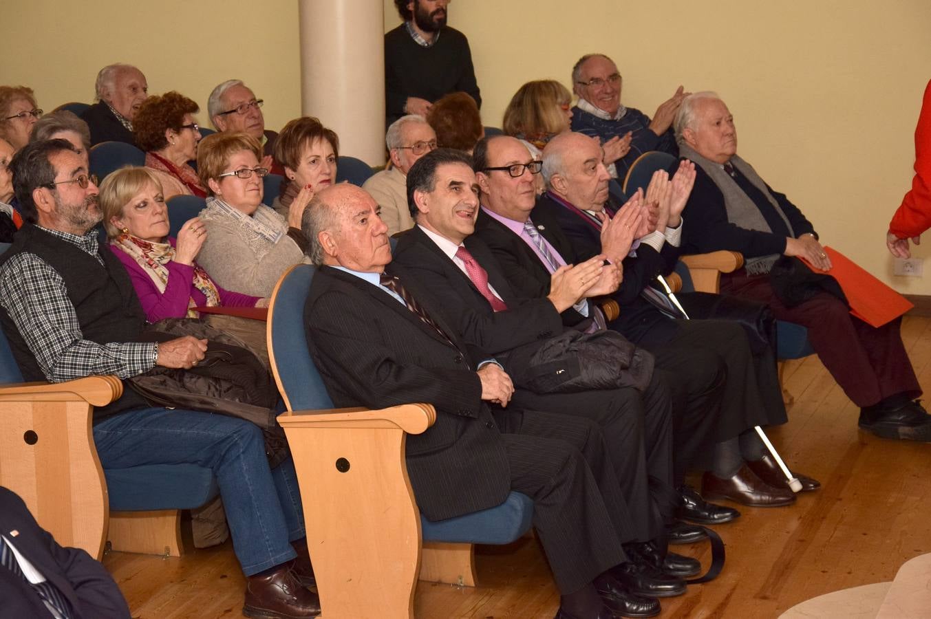 Cruz Roja homenajea a sus socios más veteranos