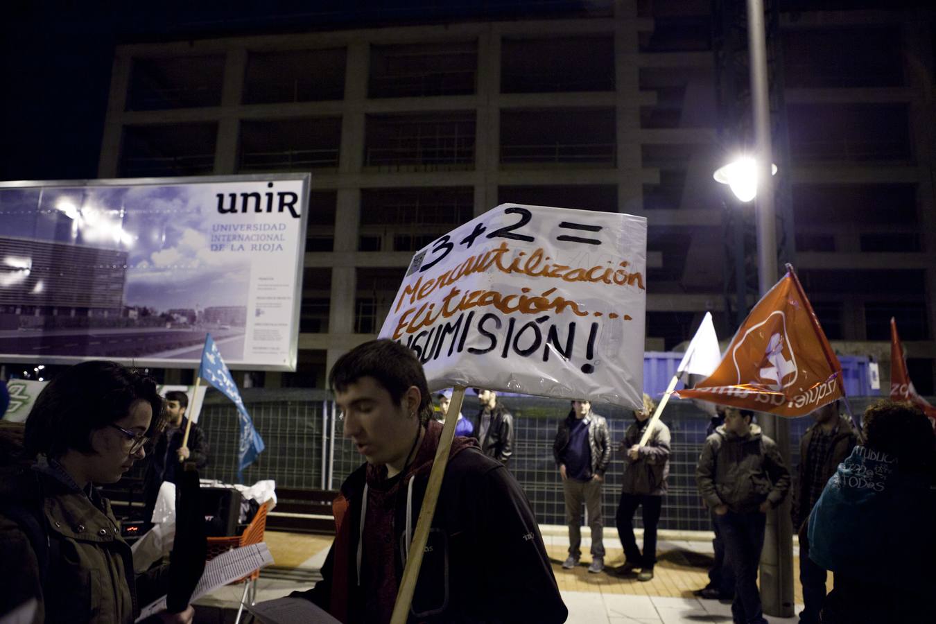 Los estudiantes se manifiestan contra el &#039;3+2&#039;