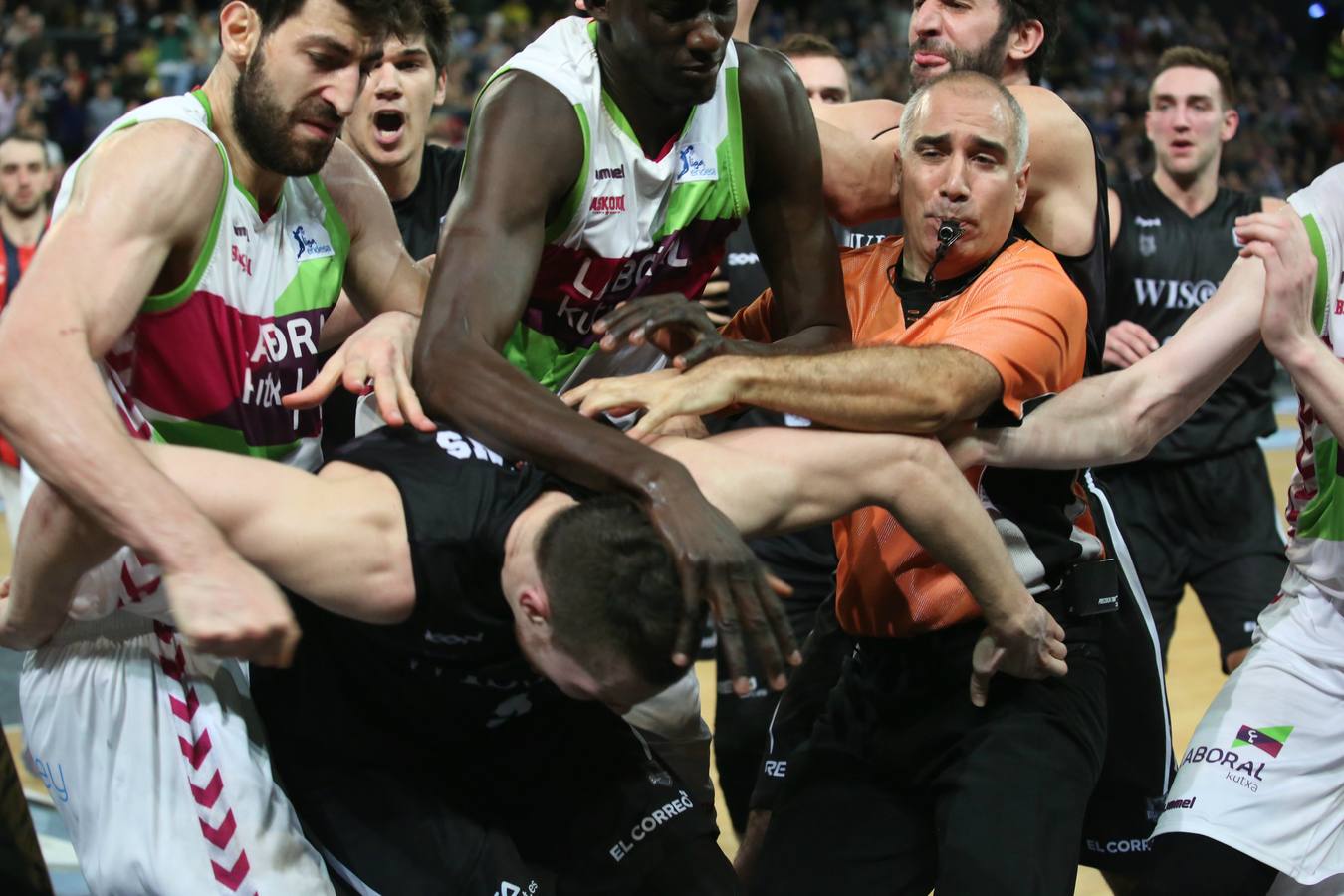 Increíble tangana en el Bilbao basket-Laboral Kutxa