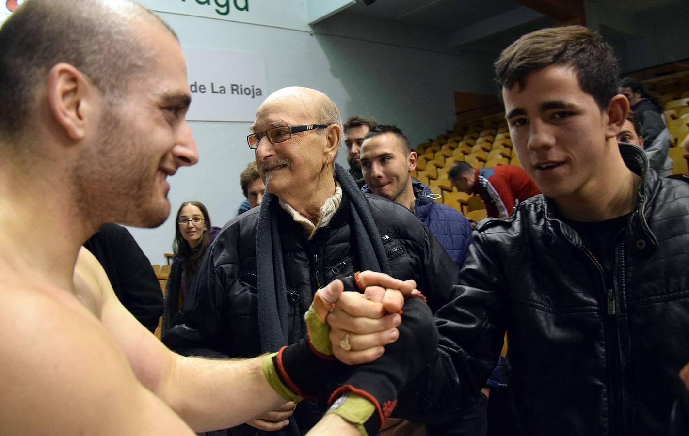 Velada festiva de kick-boxing en el Adarraga