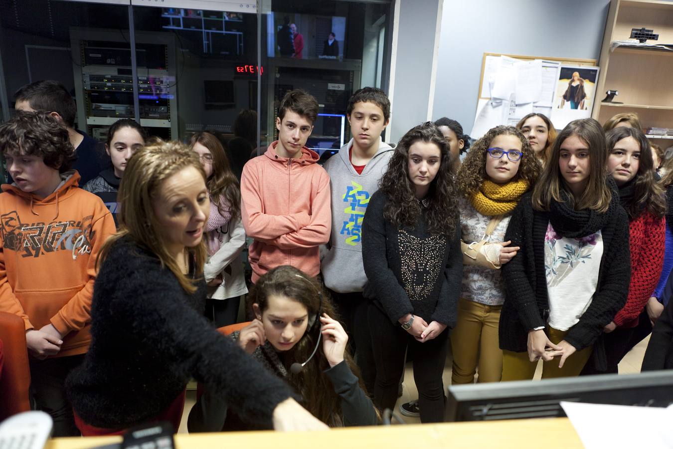 Visita de los alumnos de Escultor Daniel a la multimedia de Diario LA RIOJA